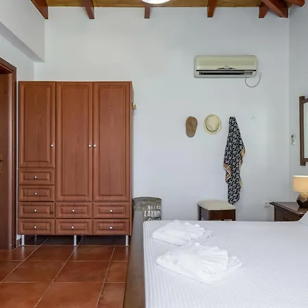 Дом отдыха Orianthi's Beachfront Skala (Kefalonia)