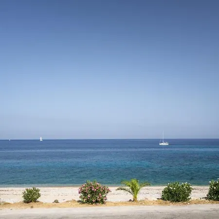 Orianthi's Beachfront * Skala (Kefalonia)