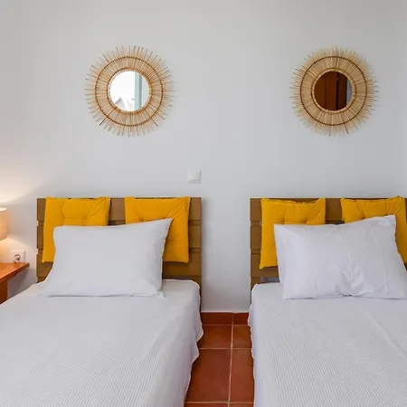 Дом отдыха Orianthi's Beachfront