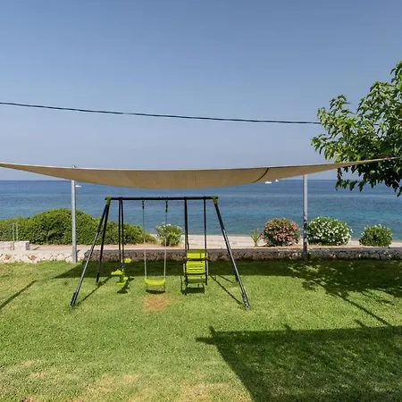 Orianthi's Beachfront Ferienhaus *