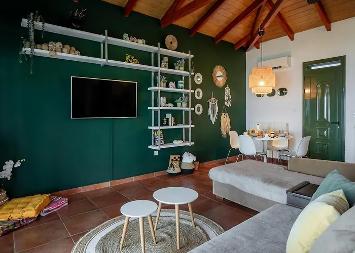 Orianthi's Beachfront Holiday home