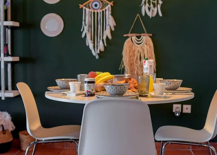 Orianthi's Beachfront Holiday home *