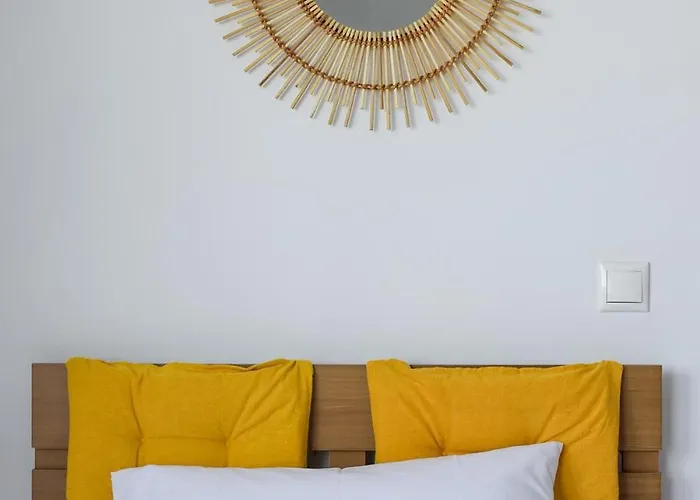 Orianthi's Beachfront