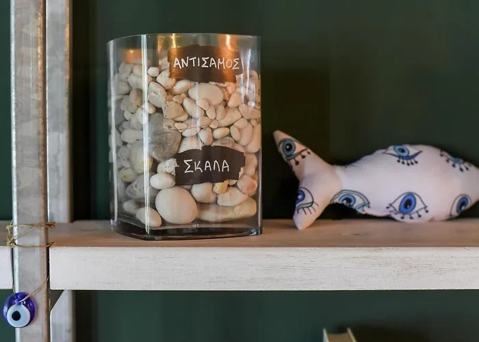 Orianthi's Beachfront Holiday home