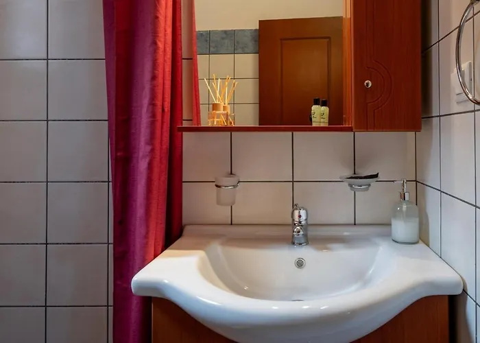 Orianthi's Beachfront *