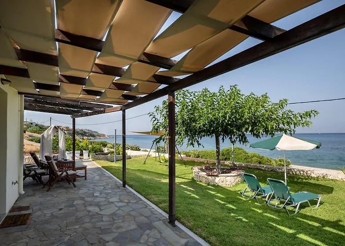 Orianthi's Beachfront Holiday home *