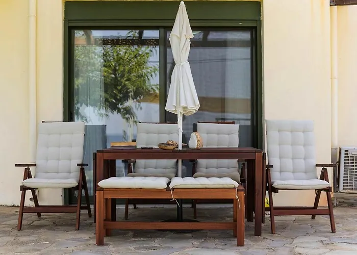 Orianthi's Beachfront Holiday home *